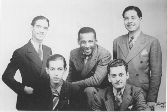 Grupo Victoria  Diaz Ayala Collection